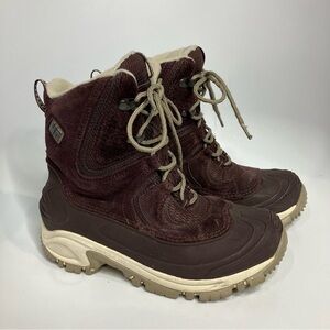 Column Bugaboot waterproof lace up boots snow boots size 6.5